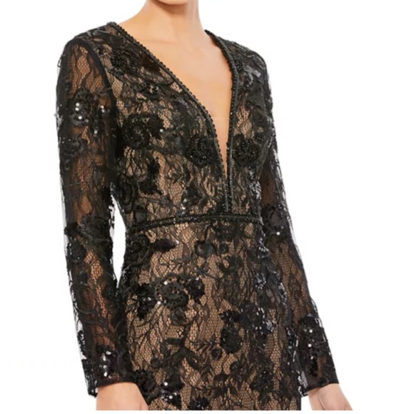 MAC DUGGAL | Floral Embellished Lace Trumpet Dress - Picture 6 of 9